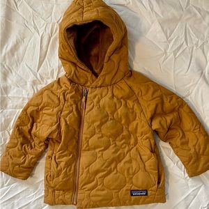 Patagonia 2T quilted puff coat